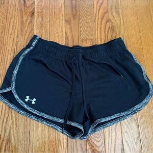 UNDER ARMOUR - Shorts